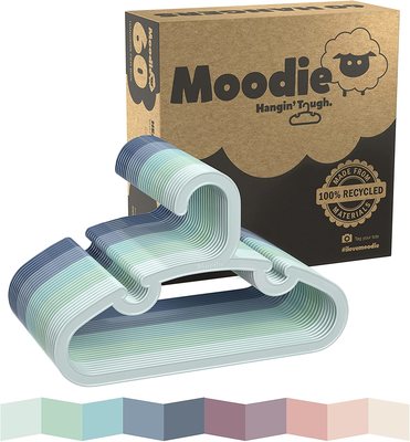 recycled plastic clothes hangers